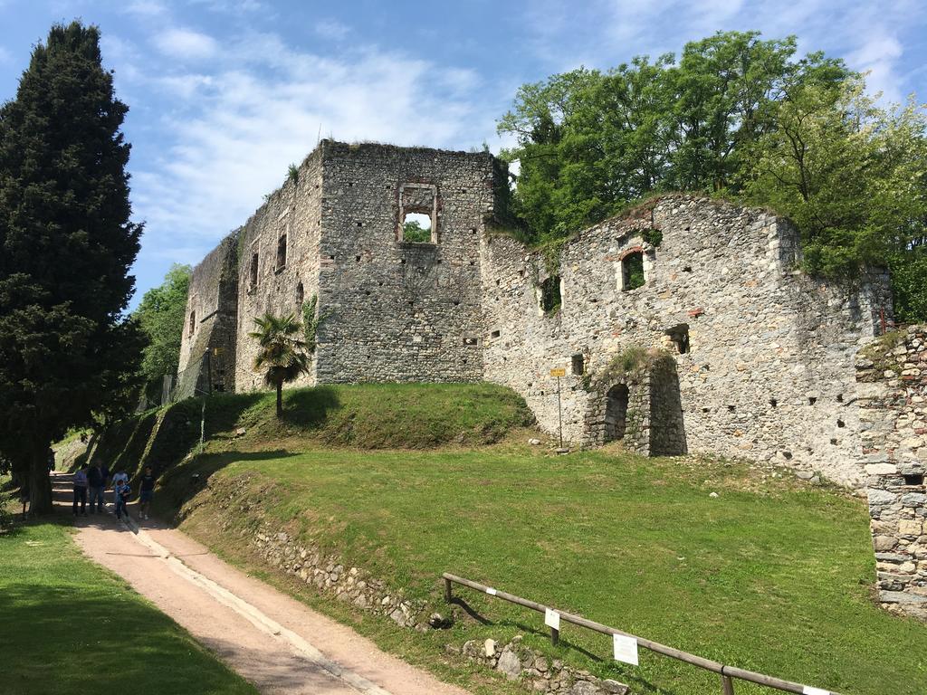 Вилла La Casa Nel Parco Арона Экстерьер фото